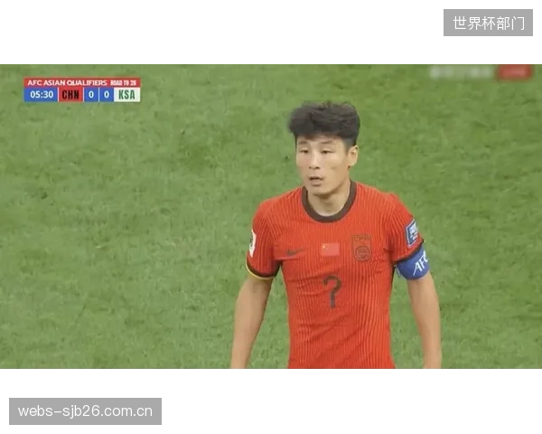 上海德比一触即发,队长武磊与申花核心拉唐的直接对话将是决定比赛走向的焦点。 上海德比一触即发,队长武磊与申花核心拉唐的直接对话将是决定比赛走向的焦点。